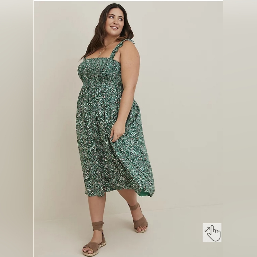 New Torrid size 2 green midi Challis smocked tiered dress